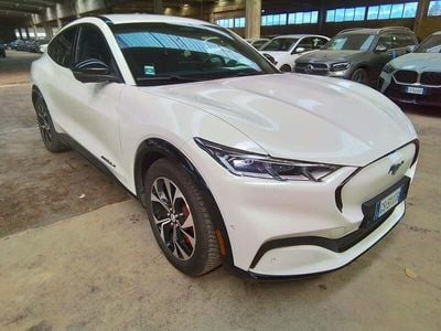 Hvid Brugt 2023 Ford Mustang Mach-E Extended Range SUV | 299.500 kr. (Super pris)