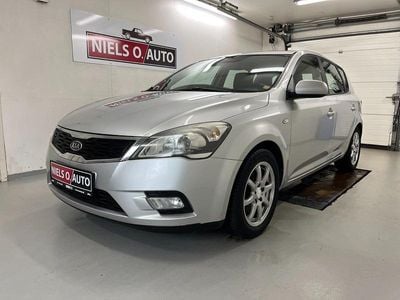 Sølvmetal Brugt 2011 Kia Ceed Active Hatchback | 34.900 kr. (God pris)