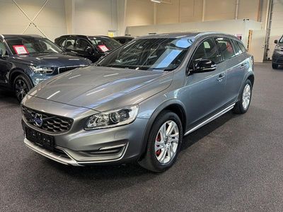 Gråmetal Brugt 2016 Volvo V60 CC Momentum Stationcar | 139.500 kr.