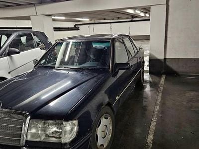 Brugt Mercedes E230 1991