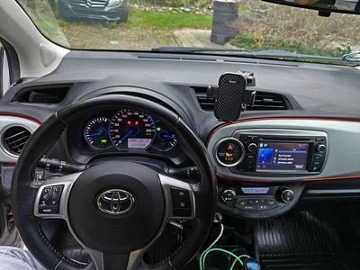 Grå Brugt 2013 Toyota Yaris Hybrid Multidrive S Hatchback | 69.999 kr.