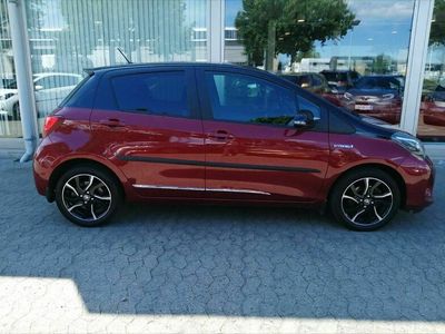 brugt Toyota Yaris 1,5 Hybrid Spirit E-CVT 100HK 5d Trinl. Gear egenskaber
