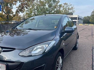 Mørkgrå Brugt 2011 Mazda 2 Comfort Hatchback | 49.900 kr. (Lidt for dyr)