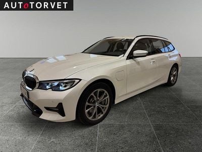 Hvidmetal Brugt 2021 BMW 330e Advantage Stationcar | 319.700 kr. (God pris)