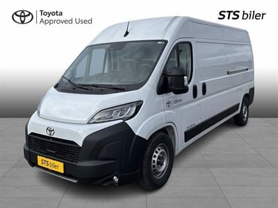 Icy white Ny 2025 Toyota Proace Comfort Van | 369.995 kr.
