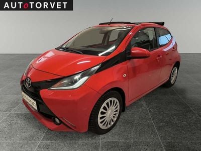 Rød Brugt 2015 Toyota Aygo X-wave Sky Hatchback | 44.700 kr. (Fair pris)