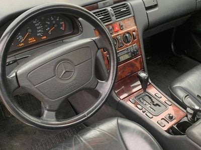 Grå Brugt 1997 Mercedes 300 | 79.000 kr.
