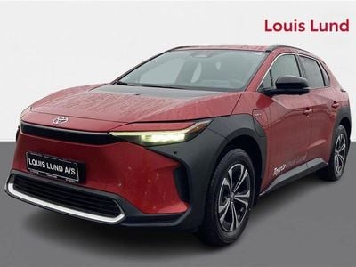 Flame red Ny 2025 Toyota bZ4X Executive SUV | 329.900 kr. (Dyr)