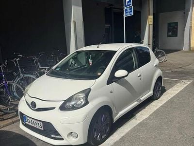 Brugt Toyota Aygo 68 HK (50 kW) 2013 Hvid Hatchback