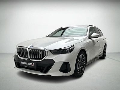 Hvid Brugt 2025 BMW i5 M Sport Stationcar | 489.600 kr. (Super pris)