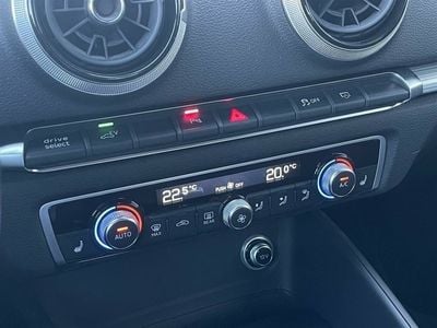 Hvid Brugt 2017 Audi A3 Sportback Sport Hatchback | 188.600 kr. (Fair pris)