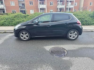 Sort Brugt 2015 Peugeot 208 Envy Sky Hatchback | 43.400 kr. (God pris)