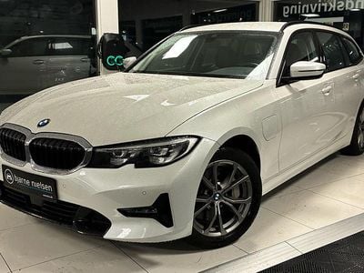BMW 330e