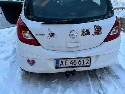 Hvid Brugt 2013 Opel Corsa Enjoy Hatchback | 18.900 kr. (Fair pris)