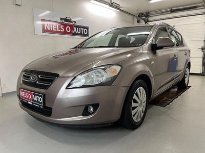 Champagnemetal Brugt 2008 Kia Ceed Sportswagon Exclusive Stationcar | 39.800 kr.