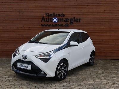 Hvid Brugt 2021 Toyota Aygo x-sky Hatchback | 99.900 kr. (Fair pris)