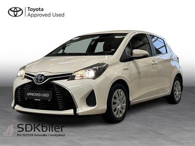 Hvid Brugt 2015 Toyota Yaris Hybrid Comfort Hatchback | 99.900 kr. (Fair pris)