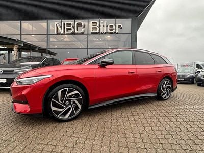 Mørkrødmetal Brugt 2025 VW ID.7 Pro Stationcar | 379.780 kr. (Super pris)