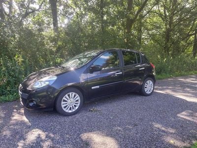 Farve: sort Brugt 2011 Renault Clio III Expression Hatchback | 22.900 kr.