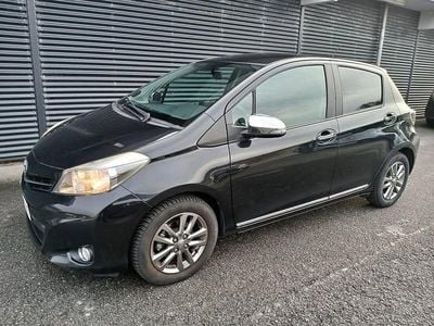 Brugt Toyota Yaris Style 69 HK (50 kW) 2014 Sort Hatchback