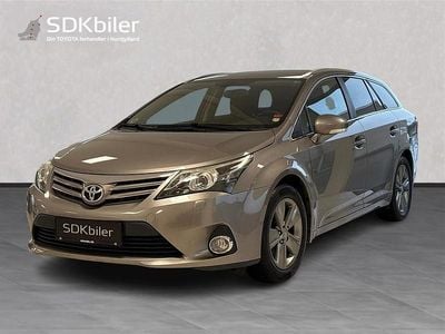 Lys olive metal Brugt 2015 Toyota Avensis Premium Stationcar | 99.900 kr. (Fair pris)