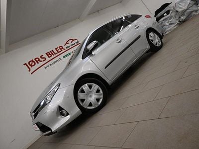 Sølvmetal Brugt 2014 Toyota Auris T2 Stationcar | 109.800 kr. (Lidt for dyr)