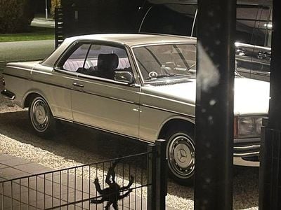 Hvid Brugt 1980 Mercedes 200 | 120.000 kr.