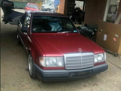Brugt Mercedes E230 1988 N/a
