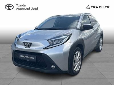 Shimmering silver Brugt 2022 Toyota Aygo Active Hatchback | 124.900 kr. (Fair pris)
