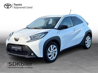 040 pure white Ny 2025 Toyota Aygo X Active SUV | 154.900 kr. (Fair pris)