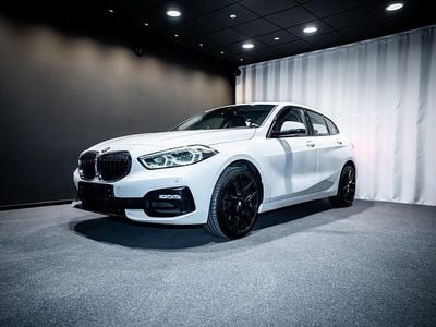 Farve: hvid Brugt 2022 BMW 118 Sport Line Hatchback | 264.900 kr. (Fair pris)
