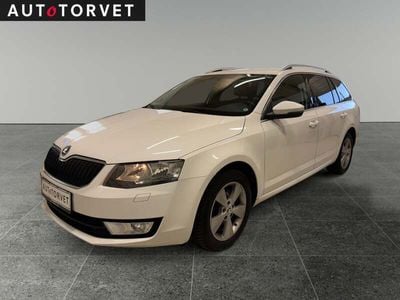 Hvid Brugt 2013 Skoda Octavia Elegance Stationcar | 89.700 kr. (Fair pris)