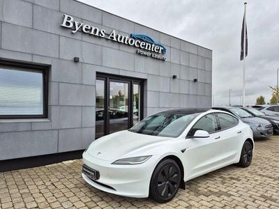 Perlemorshvid Brugt 2024 Tesla Model 3 RWD Sedan | 259.900 kr. (God pris)