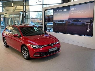 Rødmetal Brugt 2023 VW Golf VIII Style Stationcar | 329.900 kr. (Dyr)