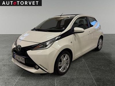 Hvid Brugt 2015 Toyota Aygo X-wave Sky Hatchback | 49.700 kr. (God pris)