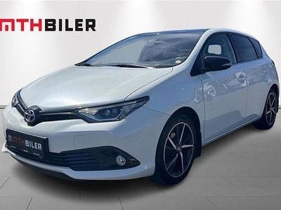 Perl. hvid Brugt 2017 Toyota Auris Hatchback | 149.900 kr.