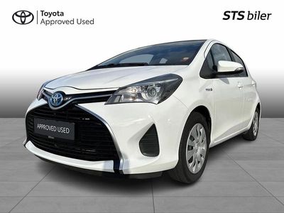 Pure white Brugt 2015 Toyota Yaris H2 Hatchback | 94.900 kr. (Dyr)