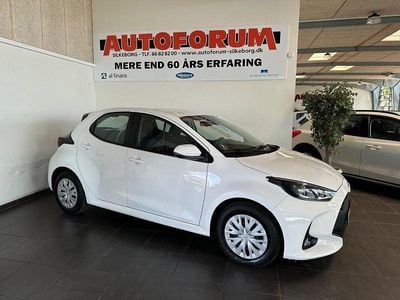 Hvid Brugt 2022 Toyota Yaris Hatchback | 104.900 kr.