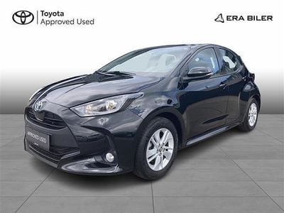 Night sky black Brugt 2022 Toyota Yaris Hybrid Active Hatchback | 199.900 kr. (Fair pris)