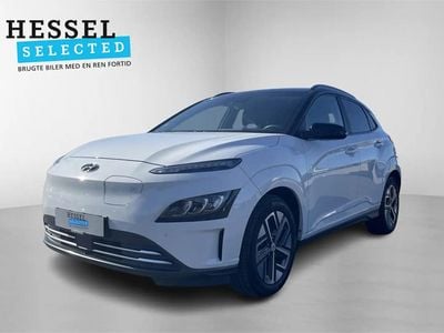 Chalk white / phantom black Brugt 2021 Hyundai Kona Premium SUV | 179.900 kr. (Fair pris)