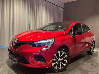Mørkrød Brugt 2023 Renault Clio V Equilibre Hatchback | 156.800 kr. (Fair pris)