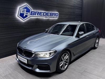 Lysblåmetal Brugt 2017 BMW 520 M Sport Sedan | 369.500 kr. (Lidt for dyr)