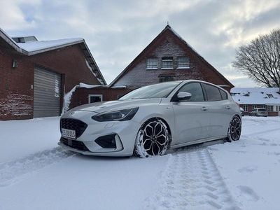 Gråmetal Brugt 2018 Ford Focus Business Edition Hatchback | 124.990 kr. (Lidt for dyr)