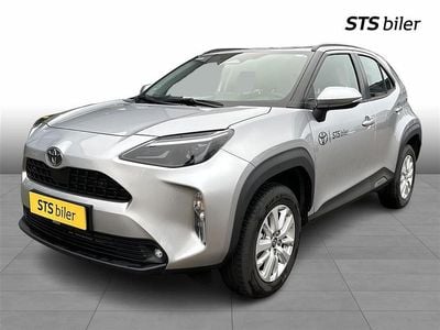 Shimmering silver Brugt 2024 Toyota Yaris Cross Active SUV | 189.900 kr.