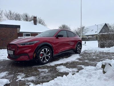 Rødmetal Brugt 2023 Ford Mustang Mach-E Premium SUV | 279.000 kr. (Dyr)