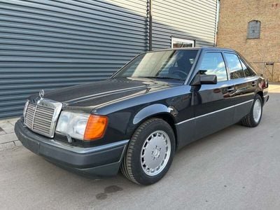 Sortmetal Brugt 1989 Mercedes E300 Sedan | 189.900 kr.