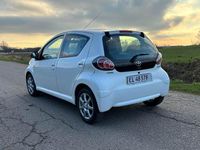 Brugt Toyota Aygo 68 HK (50 kW) 2013 Hvid Hatchback