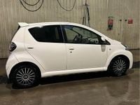 Brugt Toyota Aygo 68 HK (50 kW) 2013 Hvid Hatchback