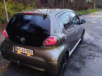 Brugt Toyota Aygo 68 HK (50 kW) 2013 Brun Hatchback
