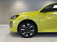 Brugt Peugeot e-208 Style 100 kW (136 HK) 2023 Limegroen Hatchback
